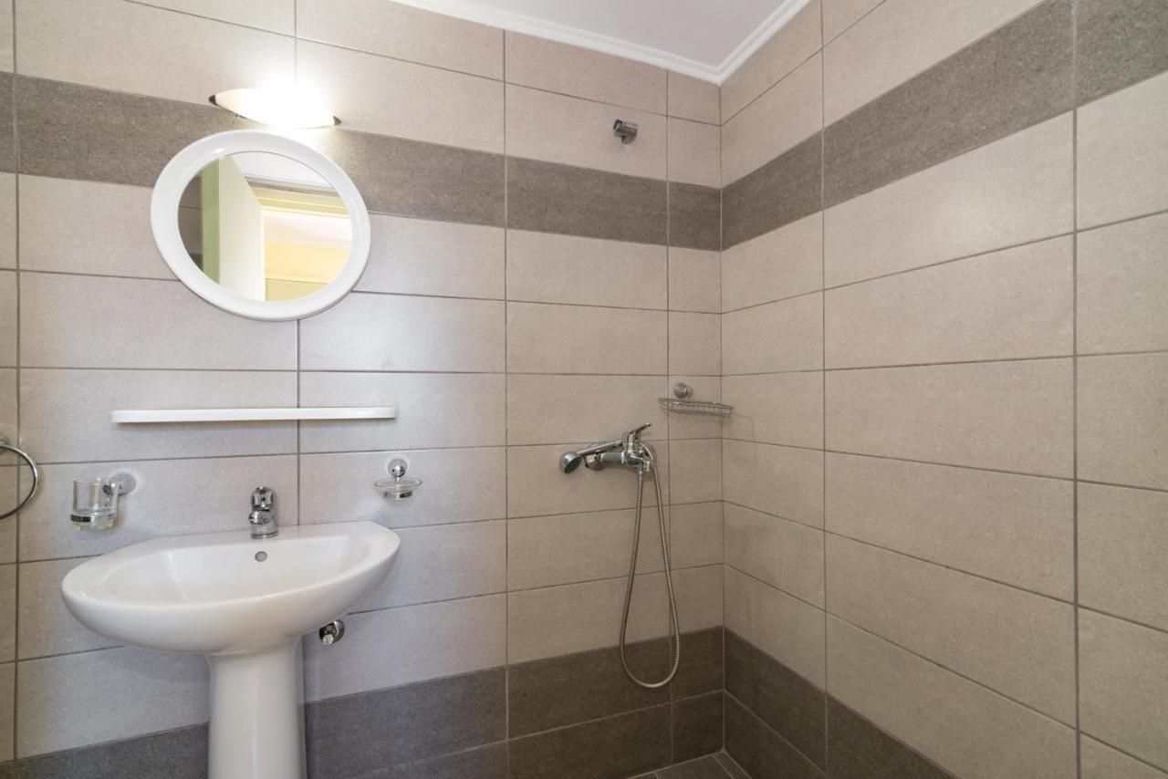 Dados Hotel لاغاناس المظهر الخارجي الصورة